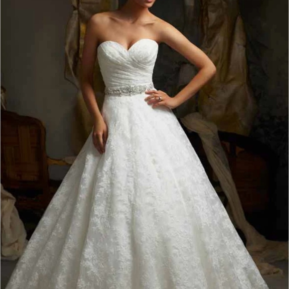 Mori Lee Elegant White Sweetheart Wedding Gown